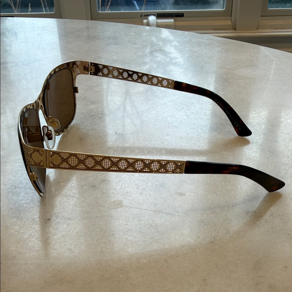 NIB GUCCI Gold LATTICE Sunglasses with Brown Lenses - Picture 5 of 9